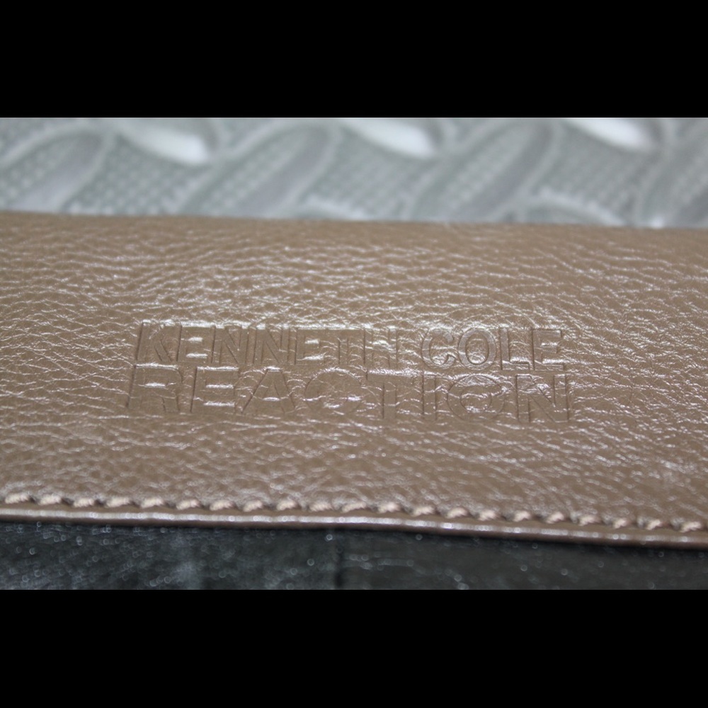 Kenneth Cole leather clutch - Picture 2 of 5